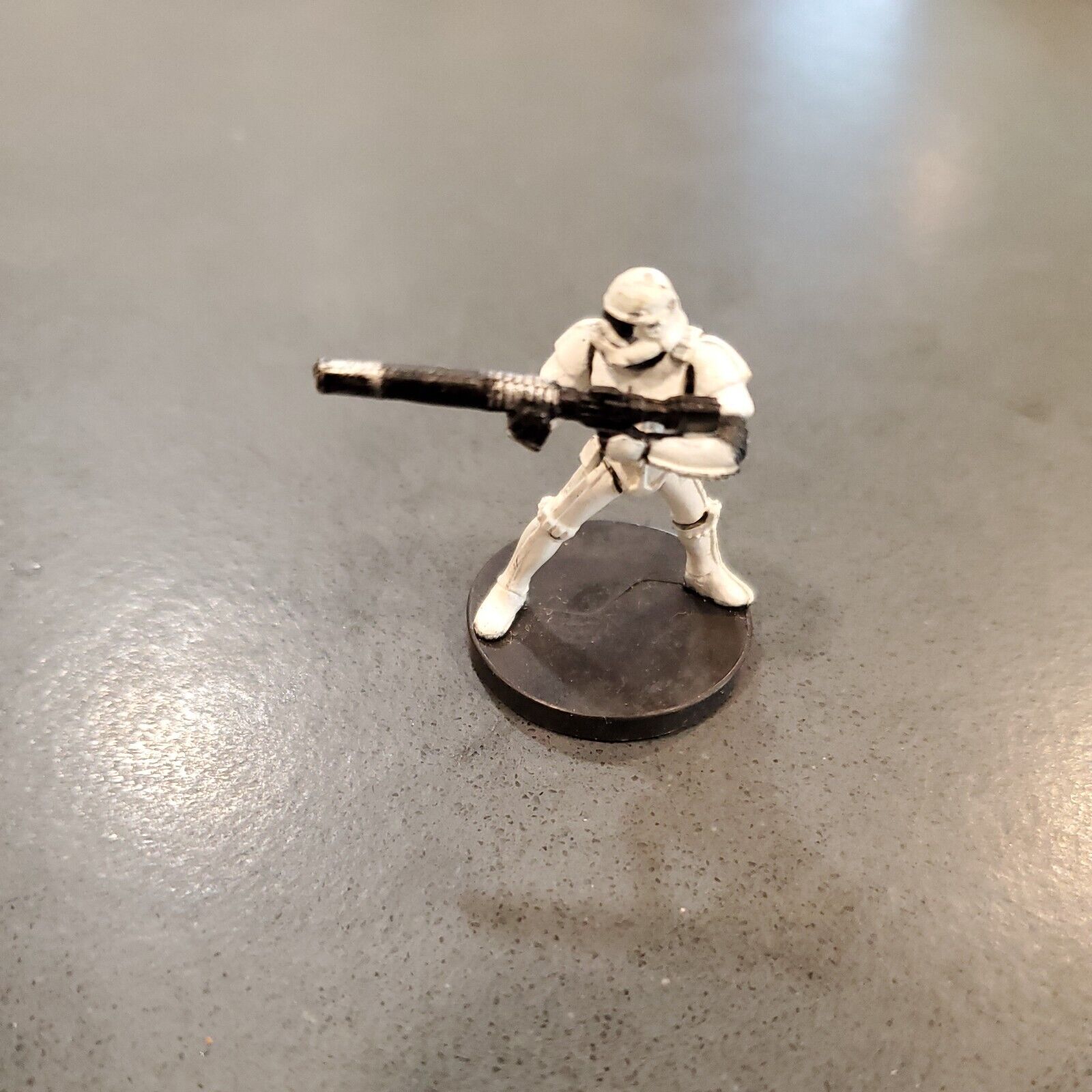 Star Wars Miniatures Heavy Stormtrooper #28/60 Alliance And Empire No Card